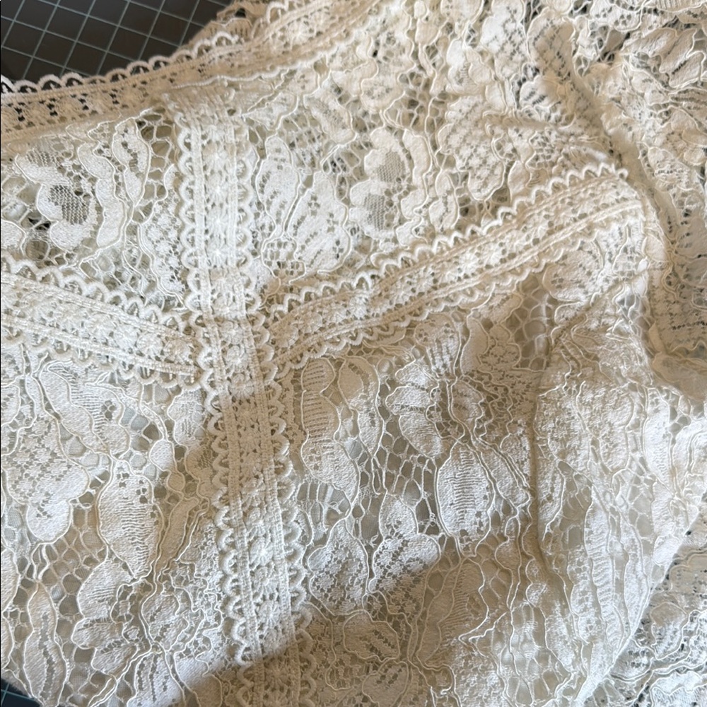 Tobrief White Lace blouse - Picture 6 of 8